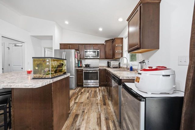 8 W Gailen Lane, Milton, WI 53563