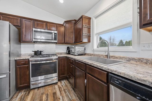 8 W Gailen Lane, Milton, WI 53563