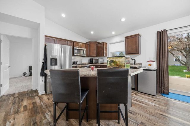 8 W Gailen Lane, Milton, WI 53563