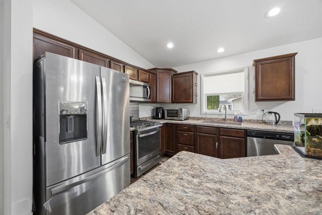 8 W Gailen Lane, Milton, WI 53563
