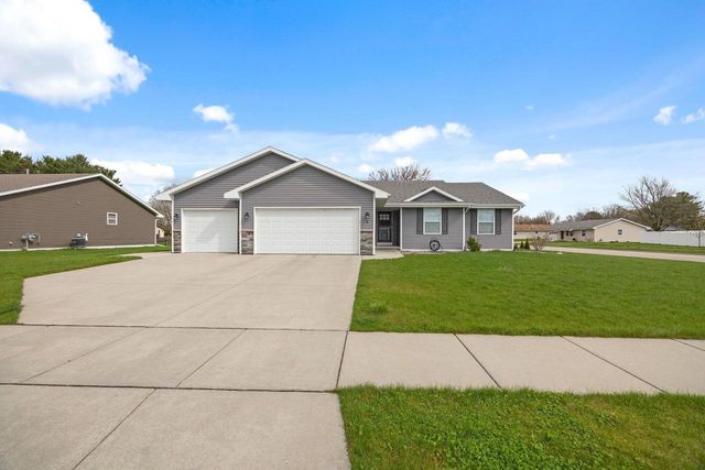 8 W Gailen Lane, Milton, WI 53563