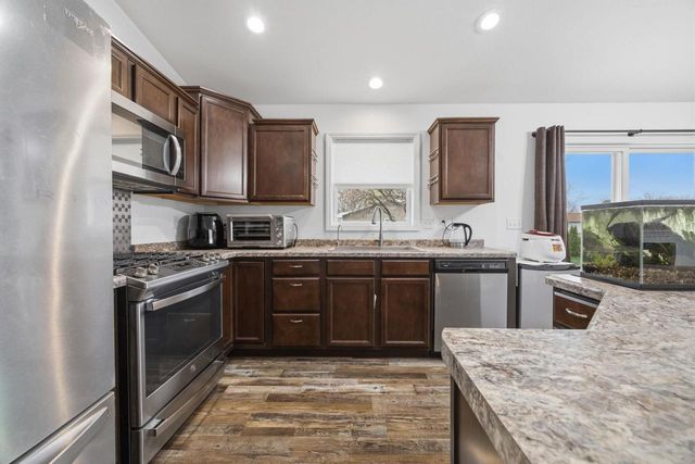 8 W Gailen Lane, Milton, WI 53563