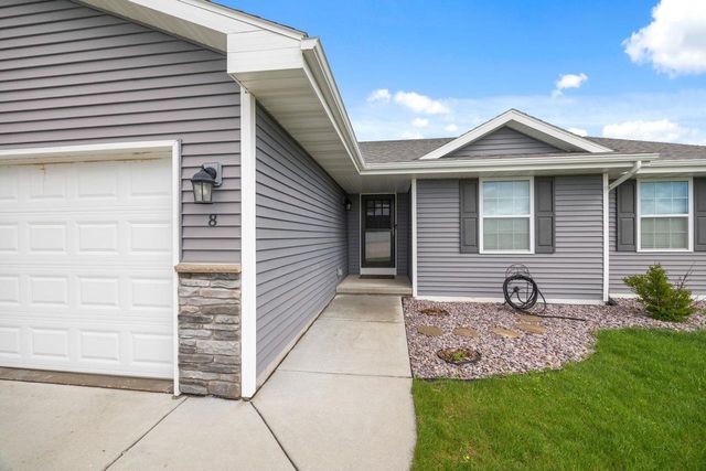 8 W Gailen Lane, Milton, WI 53563