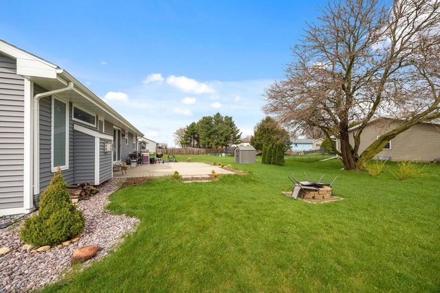 8 W Gailen Lane, Milton, WI 53563