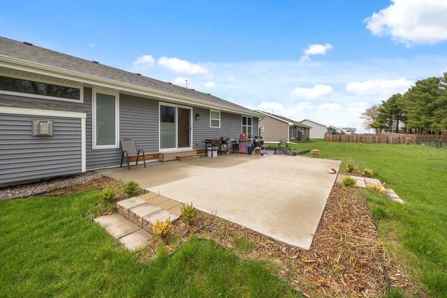 8 W Gailen Lane, Milton, WI 53563