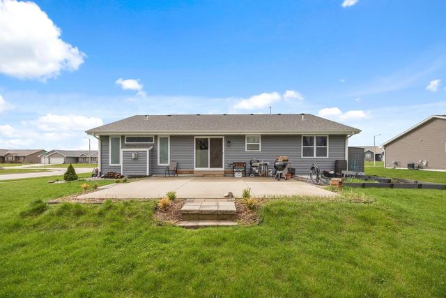 8 W Gailen Lane, Milton, WI 53563