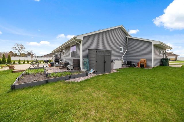 8 W Gailen Lane, Milton, WI 53563