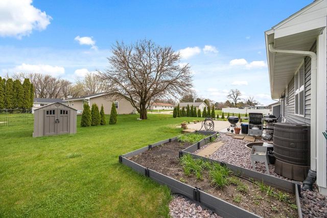 8 W Gailen Lane, Milton, WI 53563