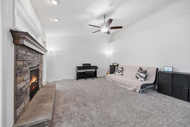 8 W Gailen Lane, Milton, WI 53563