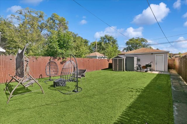 10609 S Indiana Avenue, Chicago, IL 60628