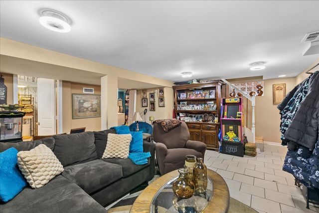 10609 S Indiana Avenue, Chicago, IL 60628