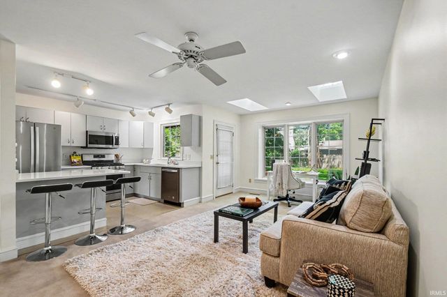 1811 E Madison Street, South Bend, IN 46617