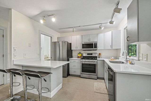 1811 E Madison Street, South Bend, IN 46617