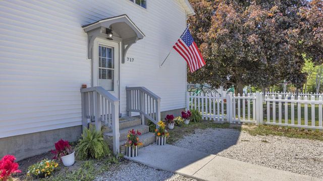 717 W 3rd STREET, Waldo, WI 53093