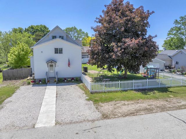 717 W 3rd STREET, Waldo, WI 53093