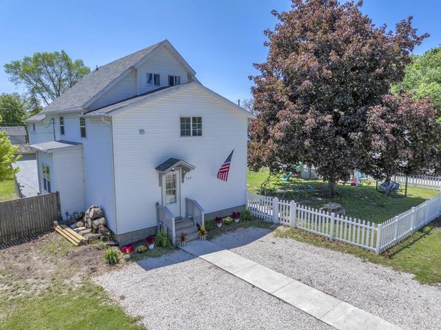 717 W 3rd STREET, Waldo, WI 53093