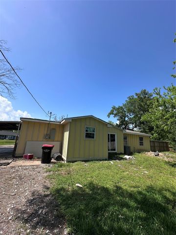 108 Yaupon Drive, Baytown, TX 77520