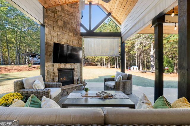 173 Dolly Nixon Road, Senoia, GA 30276