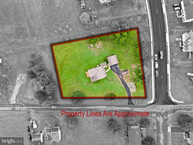 75 BLACK MATT RD, Douglassville, PA 19518