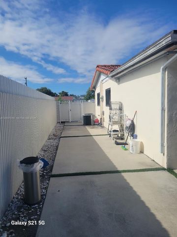 4765 NW 184th Ter 1, Miami Gardens, FL 33055