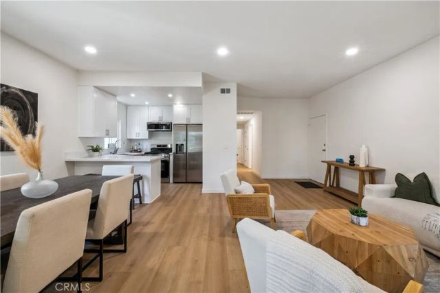 11722 Avon, Los Angeles, CA 90066