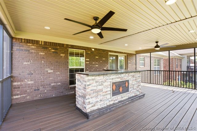 11503 Forest Hill Circle, Sellersburg, IN 47172