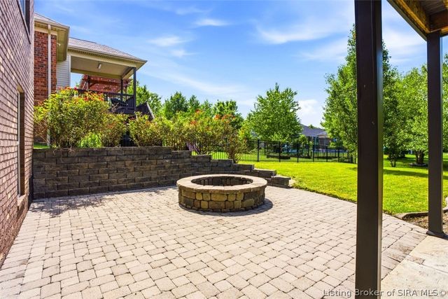 11503 Forest Hill Circle, Sellersburg, IN 47172