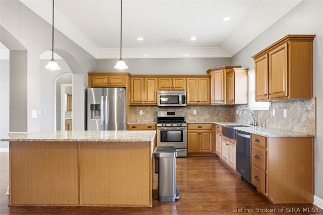 11503 Forest Hill Circle, Sellersburg, IN 47172