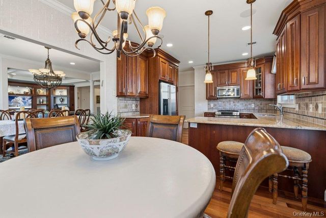 336 Trotting Lane, Westbury, NY 11590