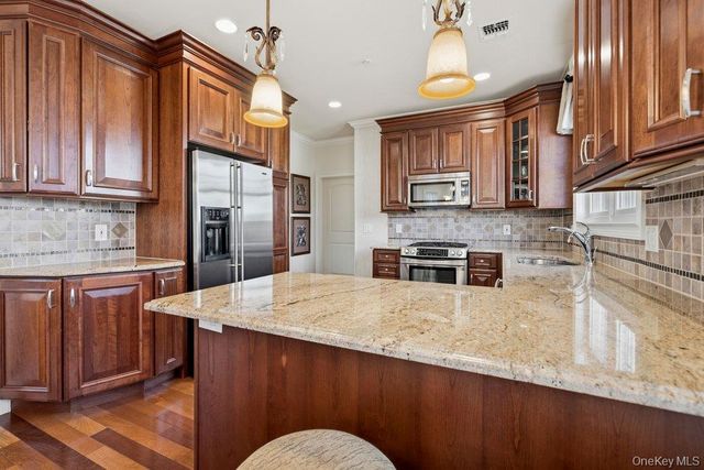 336 Trotting Lane, Westbury, NY 11590