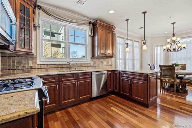 336 Trotting Lane, Westbury, NY 11590