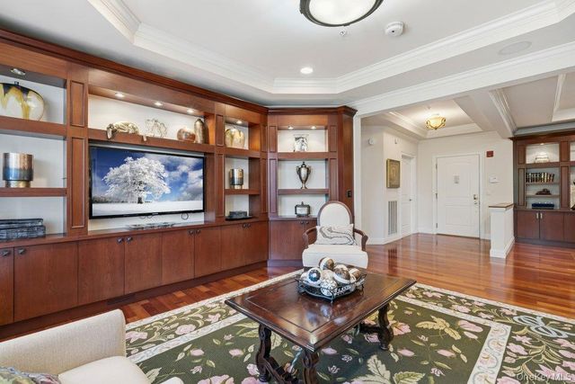 336 Trotting Lane, Westbury, NY 11590