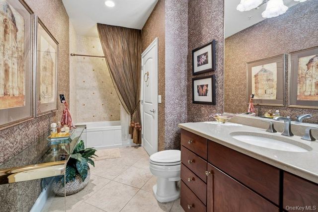 336 Trotting Lane, Westbury, NY 11590