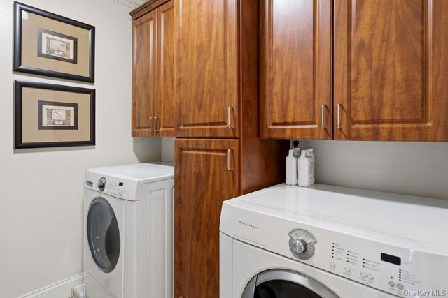 336 Trotting Lane, Westbury, NY 11590