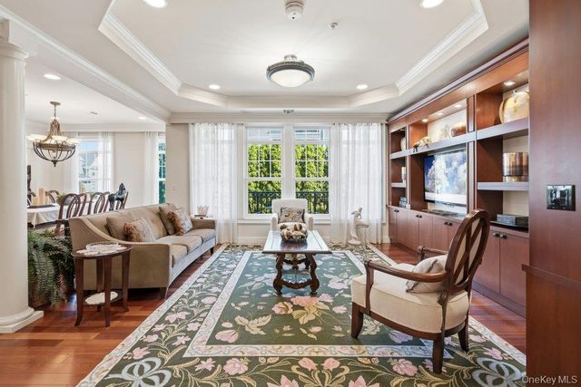 336 Trotting Lane, Westbury, NY 11590