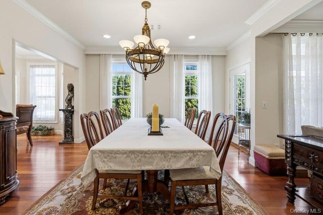 336 Trotting Lane, Westbury, NY 11590