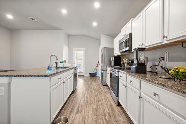 3220 Waverly Avenue, Lubbock, TX 79407