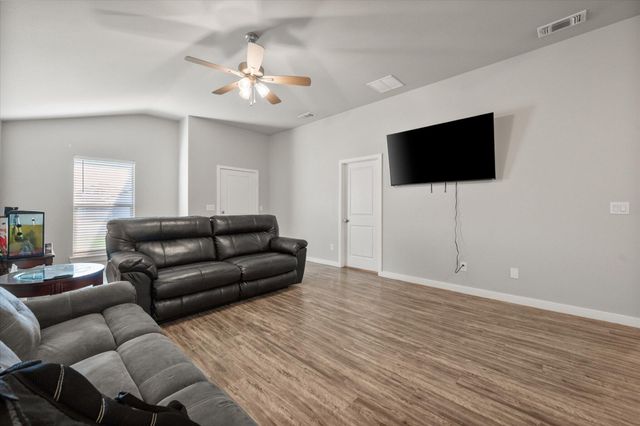 3220 Waverly Avenue, Lubbock, TX 79407
