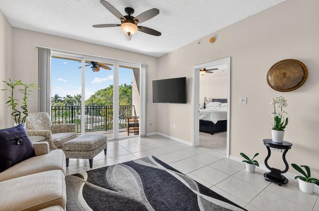 26 Royal Palm Way 403, Boca Raton, FL 33432