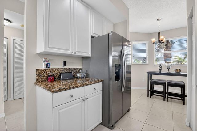 26 Royal Palm Way 403, Boca Raton, FL 33432