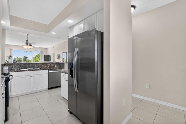 26 Royal Palm Way 403, Boca Raton, FL 33432