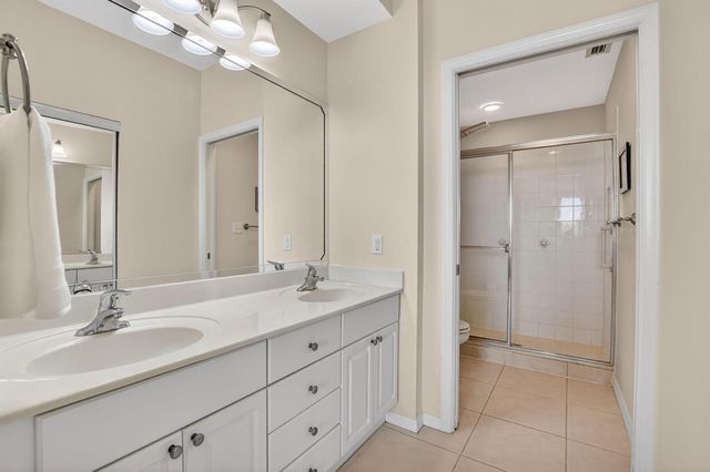 26 Royal Palm Way 403, Boca Raton, FL 33432