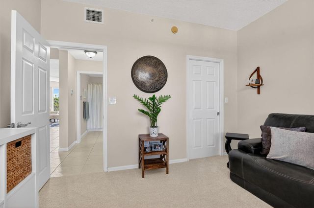 26 Royal Palm Way 403, Boca Raton, FL 33432