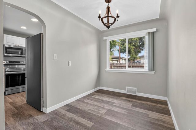 1007 E Walton St, Spokane, WA 99207