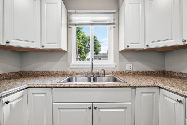 1007 E Walton St, Spokane, WA 99207