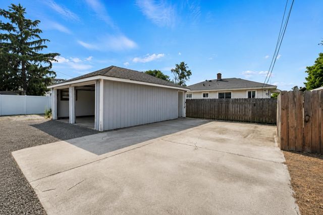 1007 E Walton St, Spokane, WA 99207