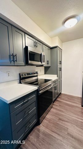 2625 E Indian School Road Unit 142, Phoenix, AZ 85016