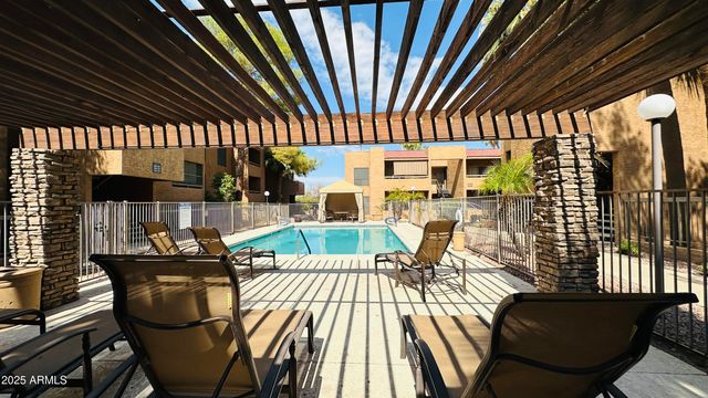 2625 E Indian School Road Unit 142, Phoenix, AZ 85016