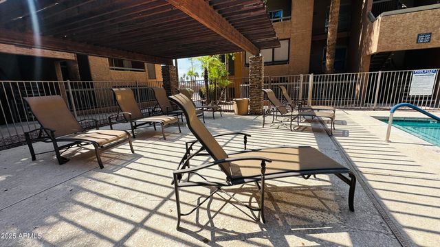2625 E Indian School Road Unit 142, Phoenix, AZ 85016