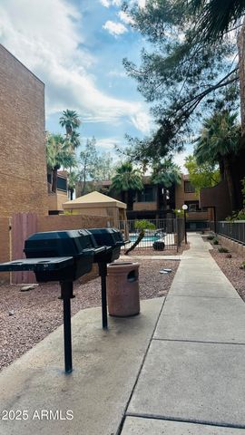 2625 E Indian School Road Unit 142, Phoenix, AZ 85016